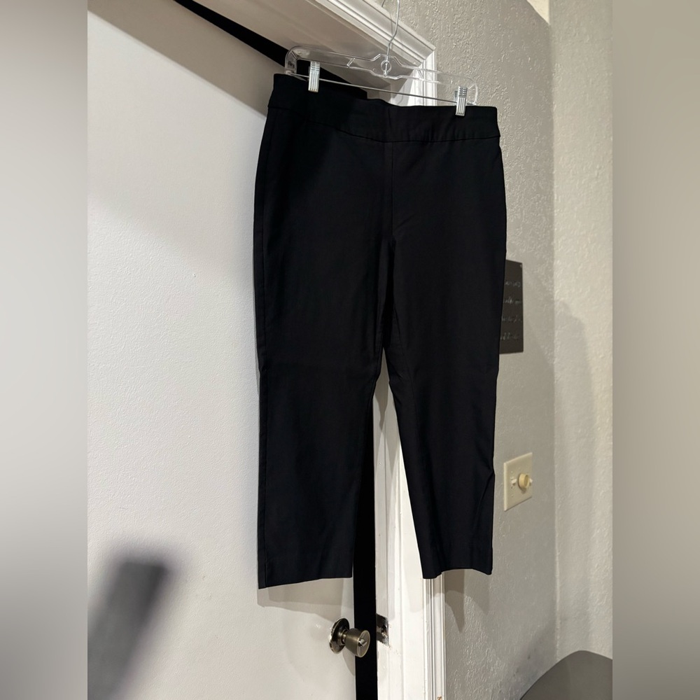 Chico's Black 'So Slimming' Crop Pant/Capris Size 2 - Comfortably Elegant